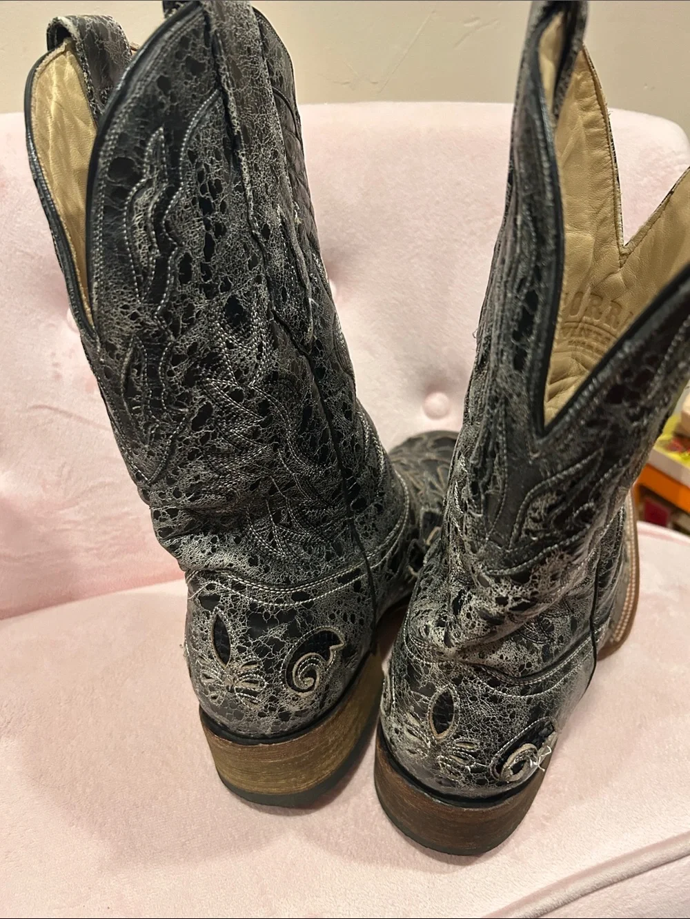 Men’s Corral Black Embroidered Western Boots